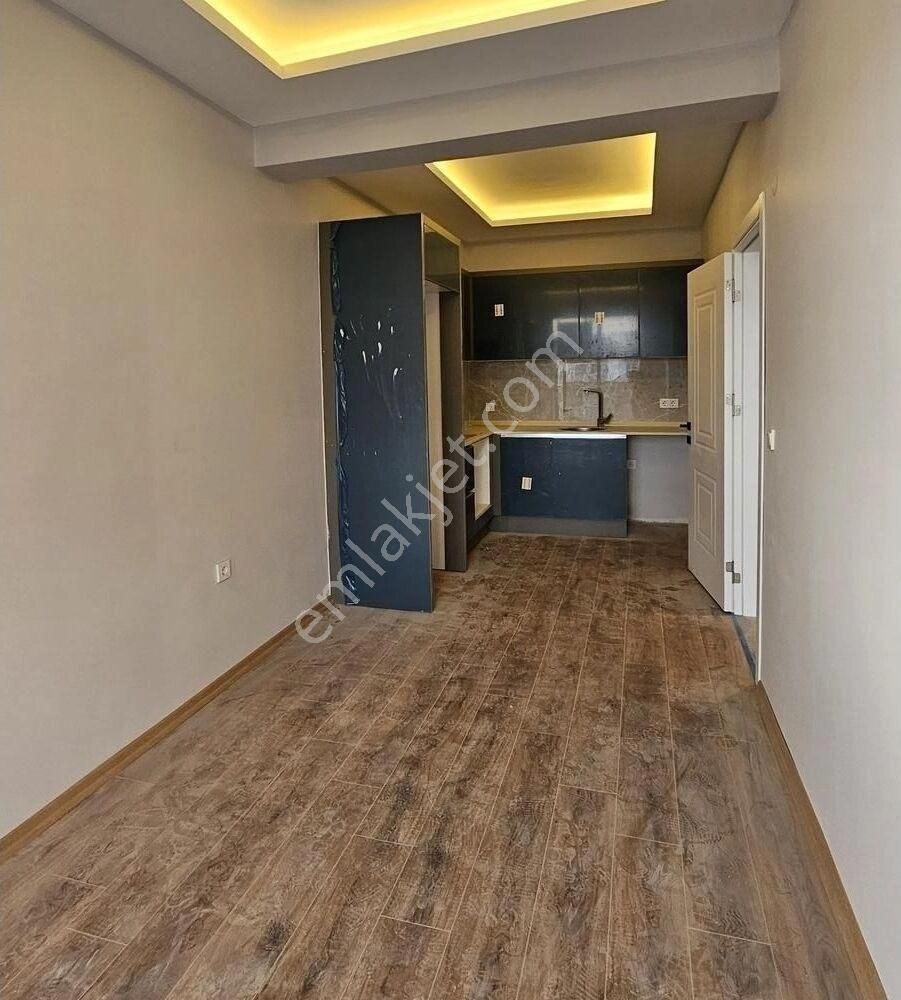 Fabrika Caddesi Üzerinde Geniş Kiralık 1+1 - Görsel 8