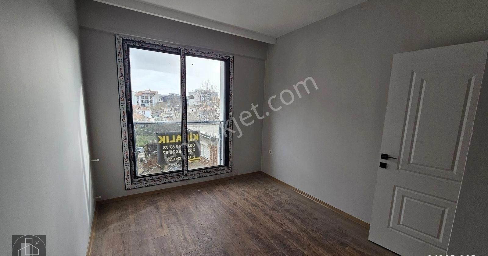 Fabrika Caddesi Üzerinde Geniş Kiralık 1+1 - Görsel 9