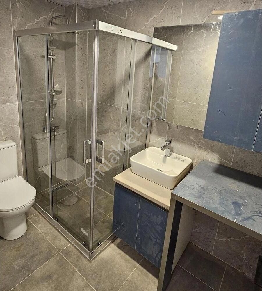 Fabrika Caddesi Üzerinde Geniş Kiralık 1+1 - Görsel 10