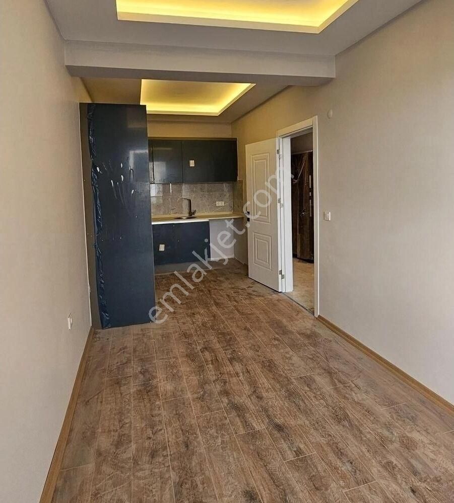 Fabrika Caddesi Üzerinde Geniş Kiralık 1+1 - Görsel 7