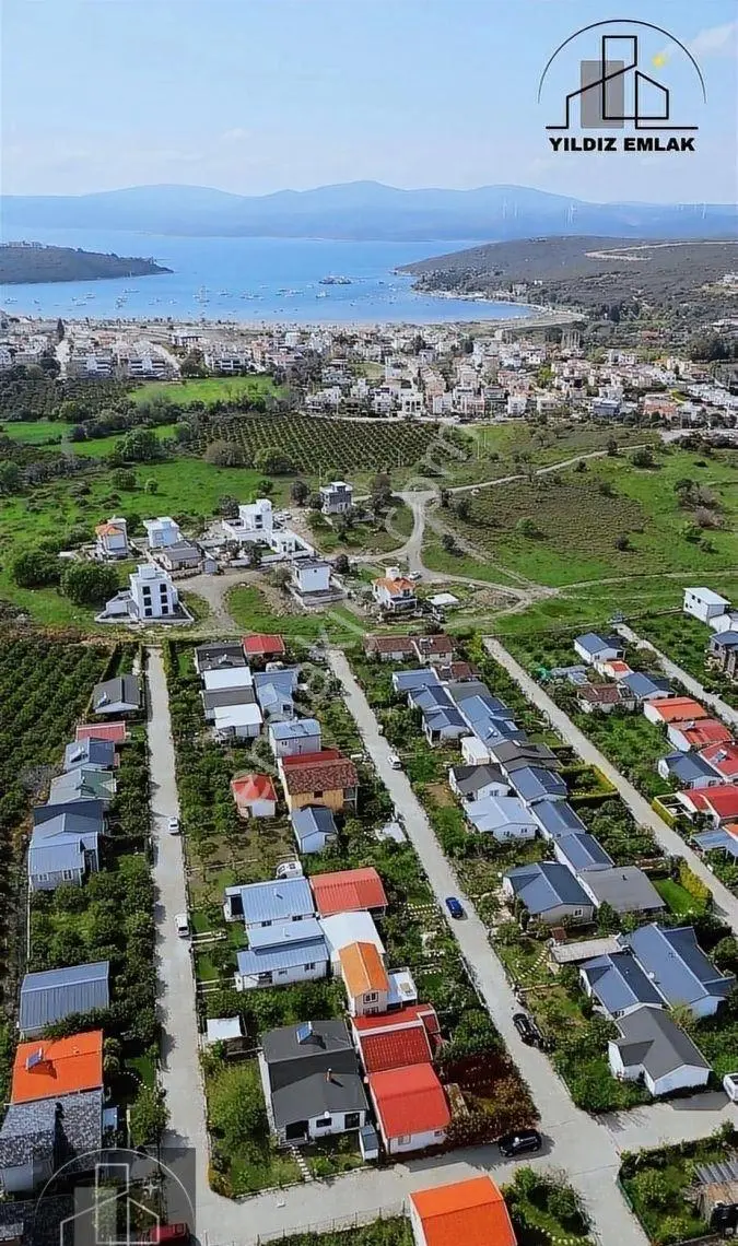 Sığacık Teos Park Yaşam Sitesinde Satılık Prefabrik Evli Arsa!