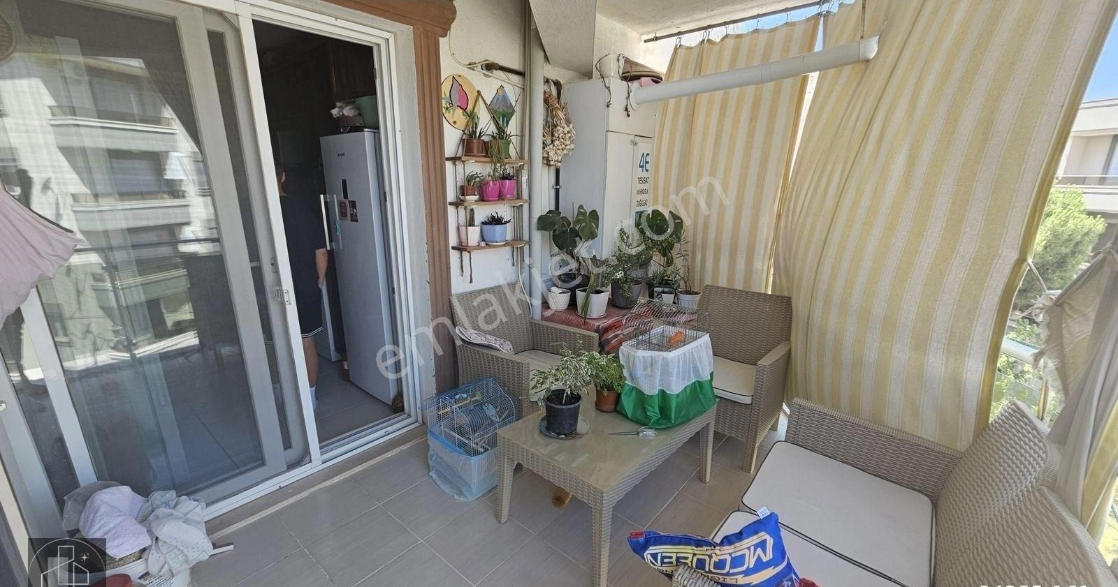 Satılık 2+1 Geniş Ara Kat Daire Seferihisar / Ana Cadde Üzeri - Görsel 4