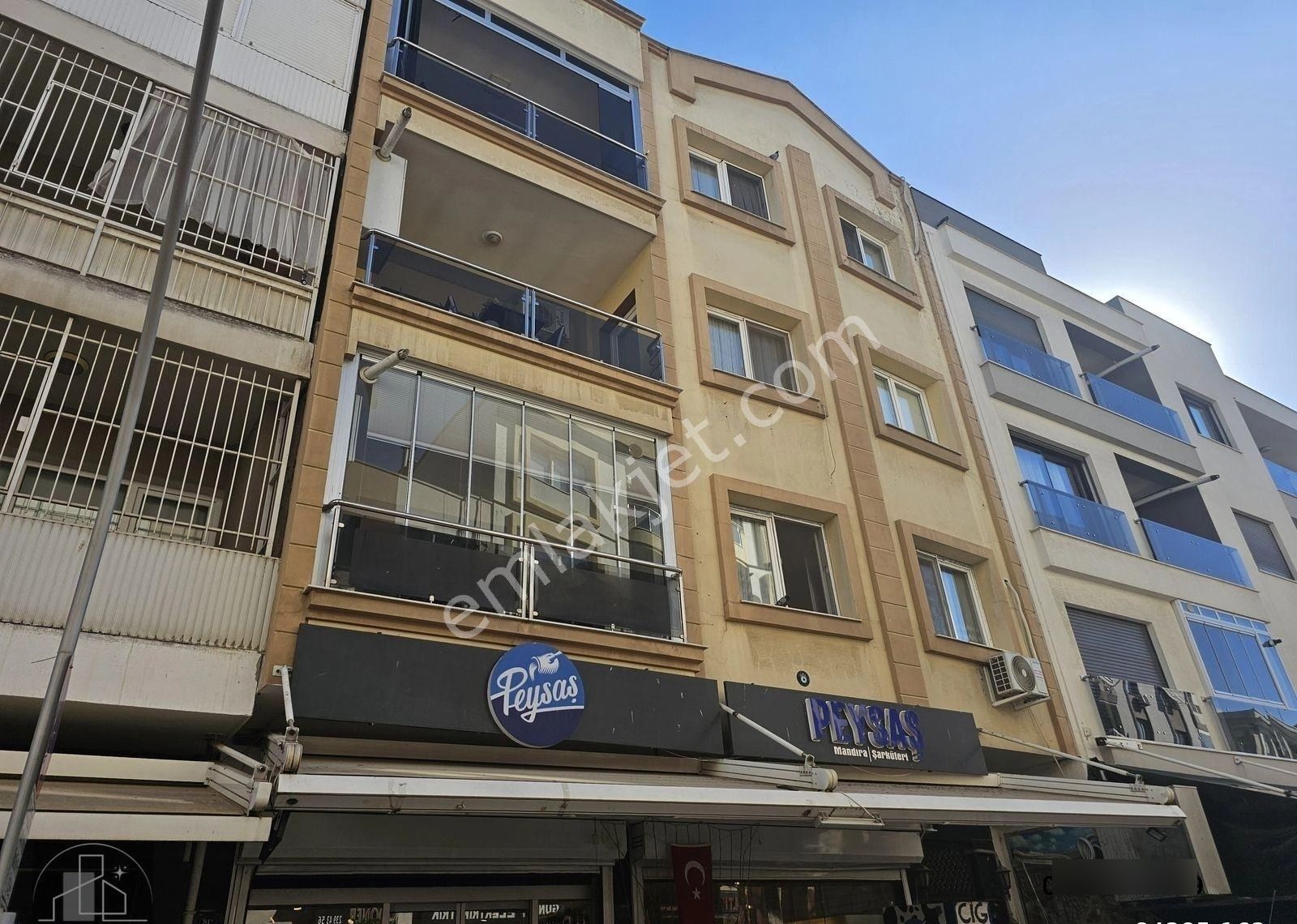 İzmir Narlıdere Güngören Caddesinde Merkezi Konumda Satılık 3+1