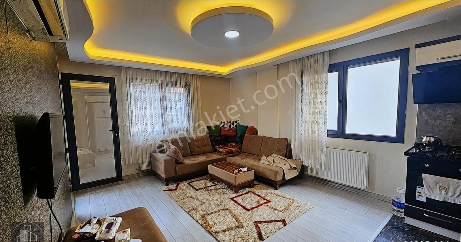 Nezih Muhitte Balkonlu, Asanörlü, Geniş Satılık 1+1 Daire - Görsel 4
