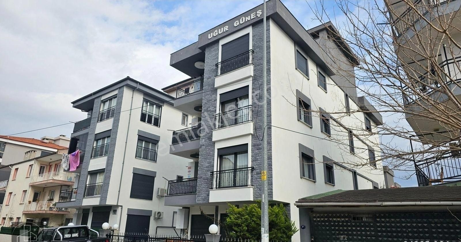 Nezih Muhitte Balkonlu, Asanörlü, Geniş Satılık 1+1 Daire