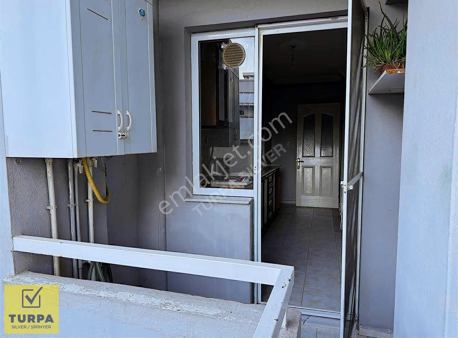 Şirinyerde İzbana Yürüme Mesafesinde Kapalı Mutfak Kiralık Daire - Görsel 3