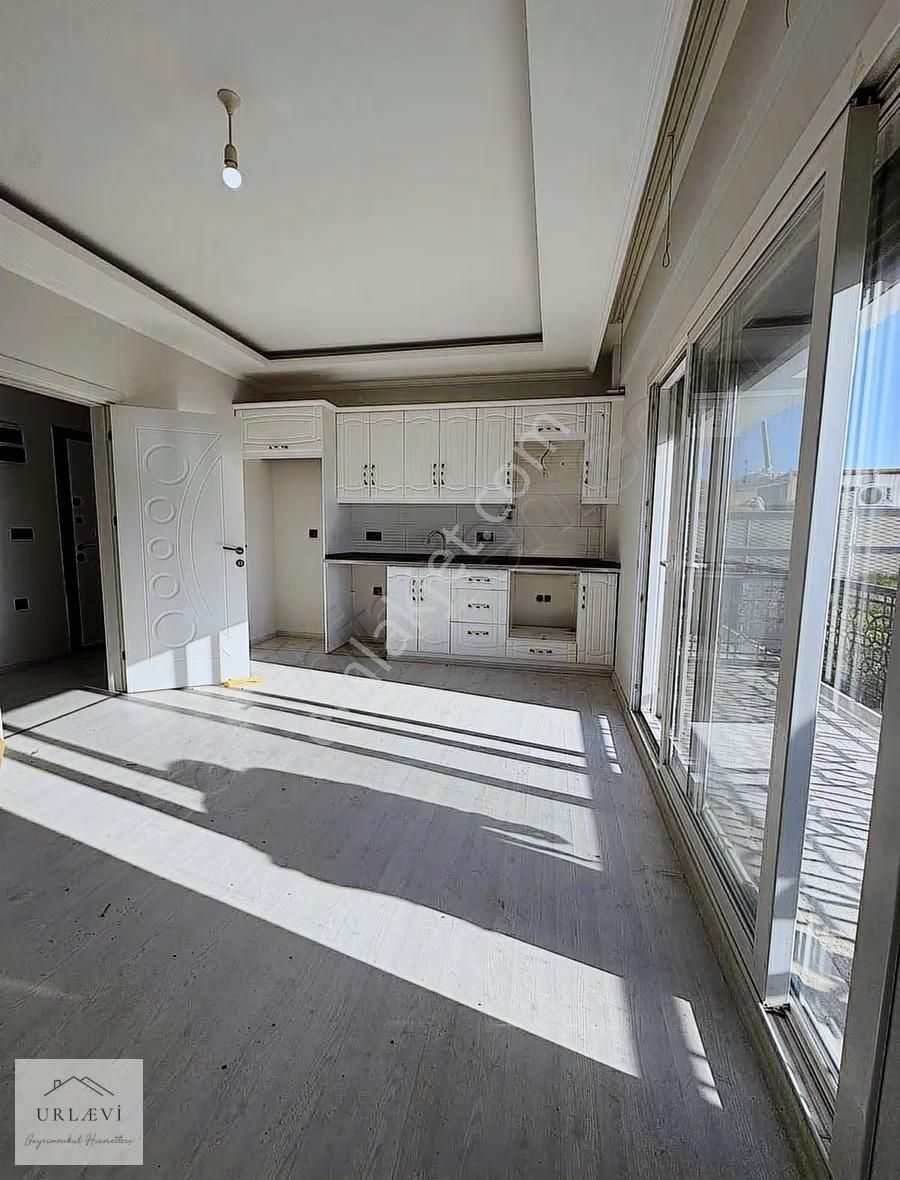 Urla Sıra Mahallesinde 2+1 Kiralık Daire