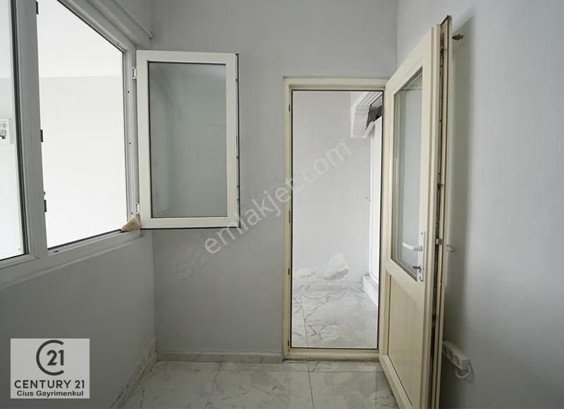 Kordona Cephe Denize Direkt Tüp Geçitli Studio Daire - Görsel 5