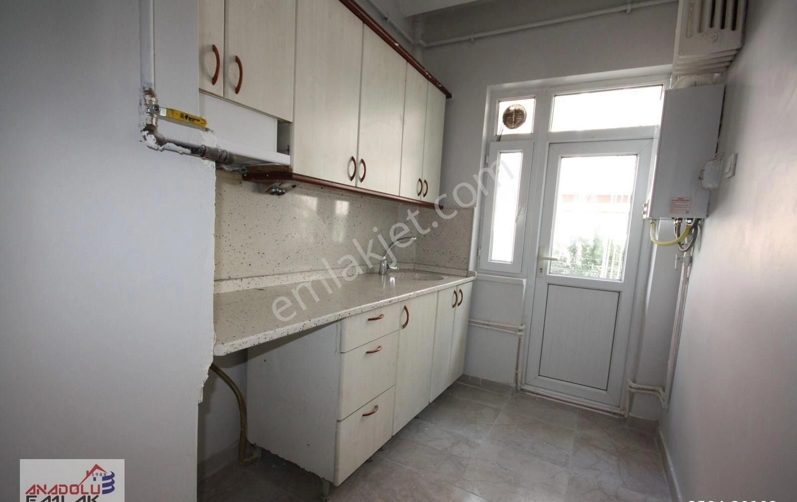 Anadoludan Mebusevlerinde 1.kat Ön 3+1 Bakımlı - Görsel 2