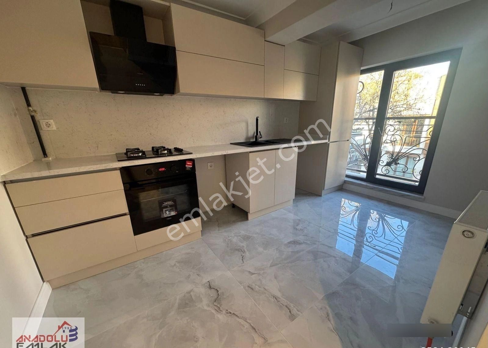 Anadoludan Bahçelievlerde 2+1 Ön Katta Köşe Mükemmel - Görsel 5