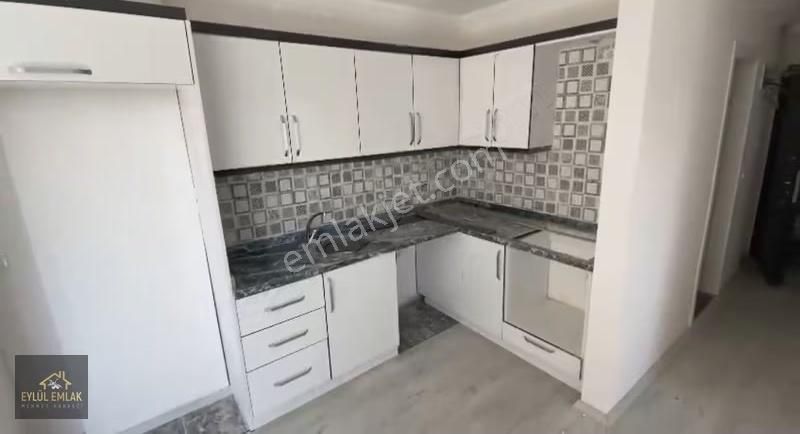 Mumcular Merkezde Satılık 1+1 Daire Orta Kat Manzaralı - Görsel 3