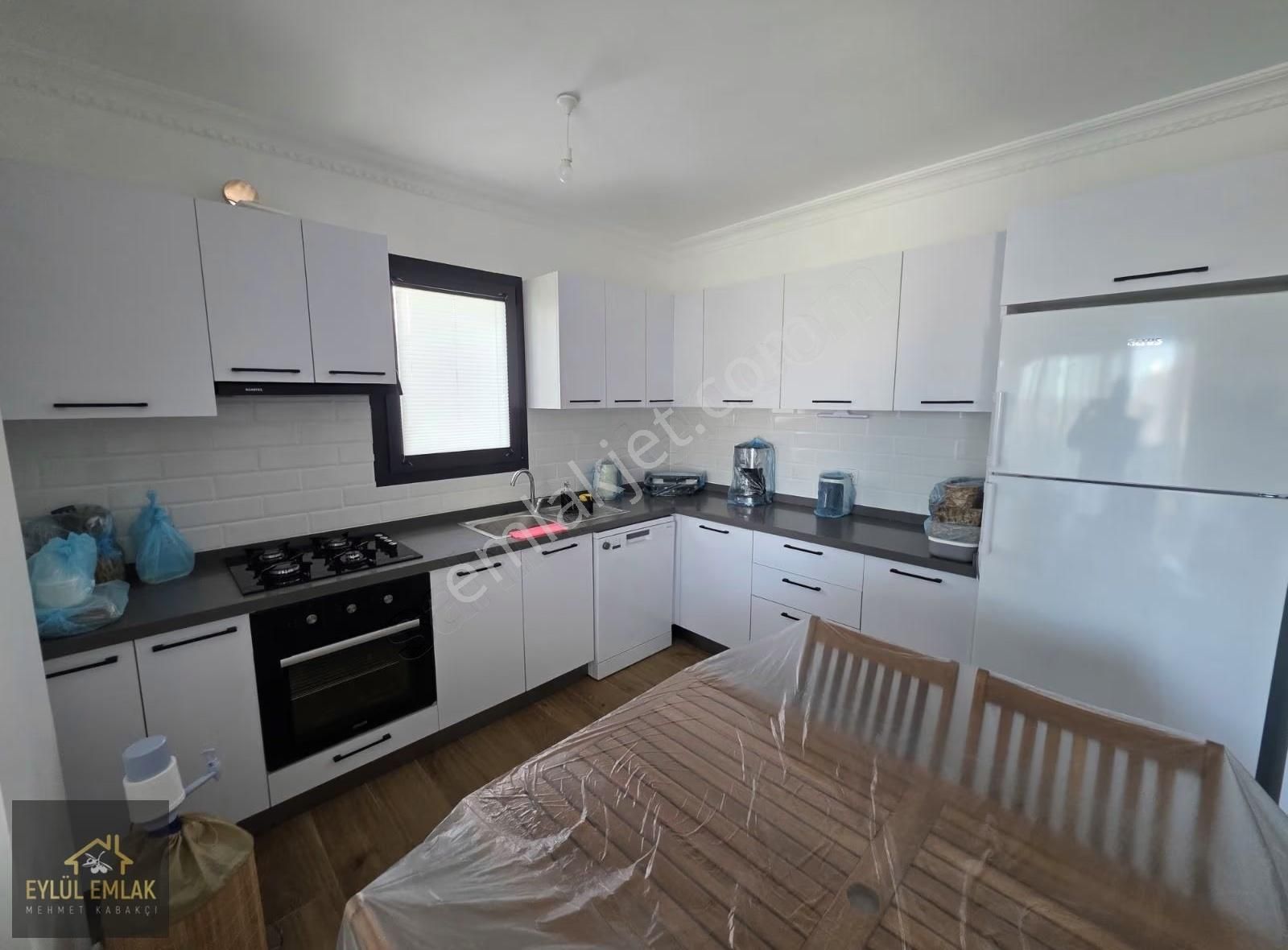 Mumcularda Eşyalı Kiralık 2+1 Daire - Görsel 16