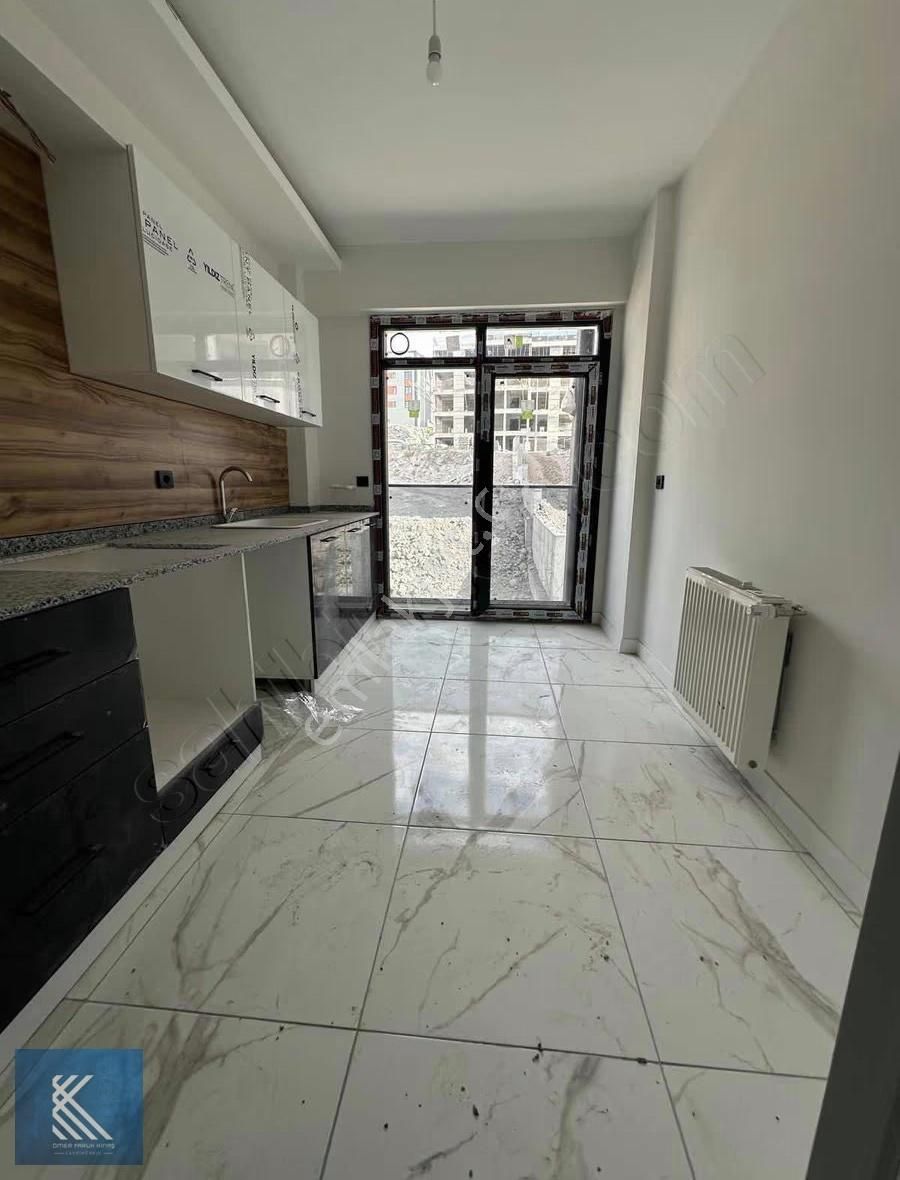 Ebebeyin Banyolu Yatay Mimari Satılık 2.5+1 Lüks Daire - Görsel 22