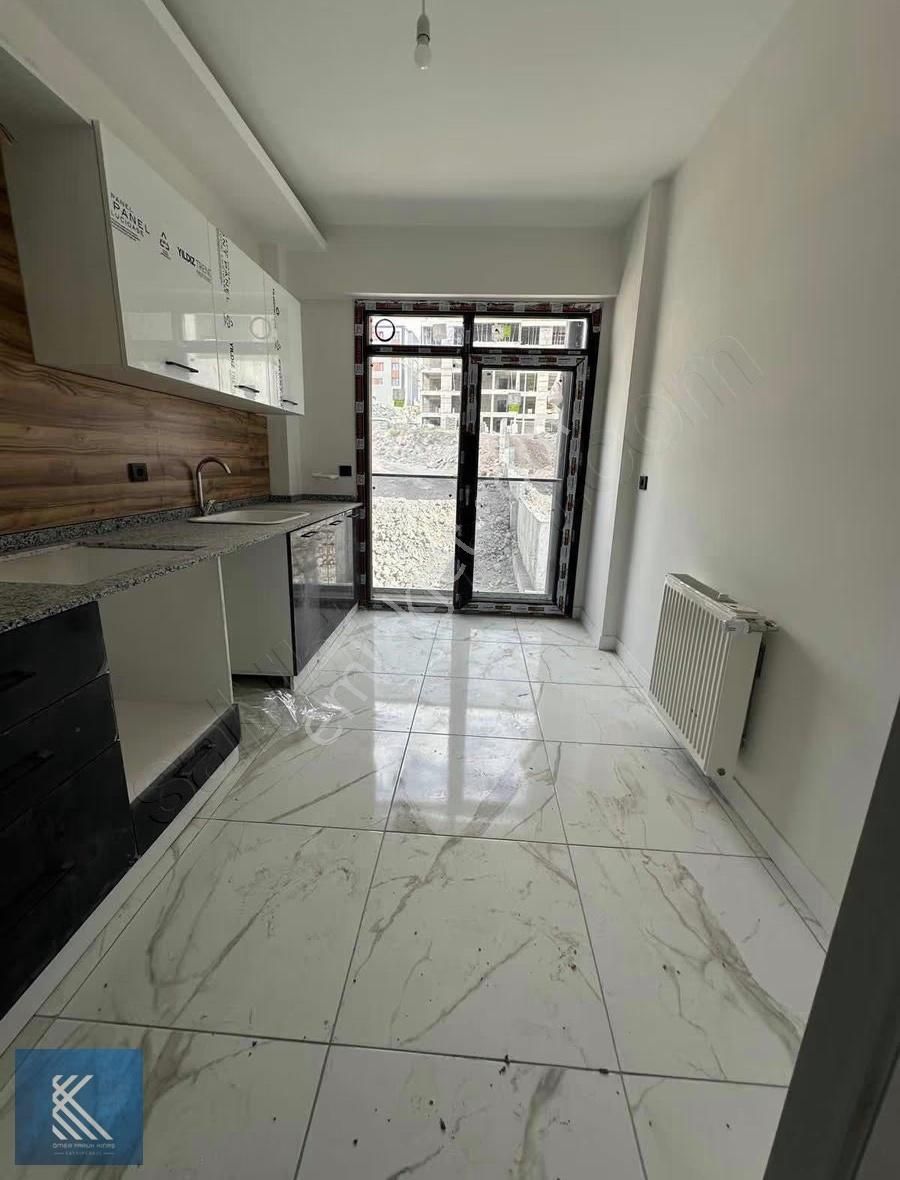 Ebebeyin Banyolu Yatay Mimari Satılık 2.5+1 Lüks Daire - Görsel 21