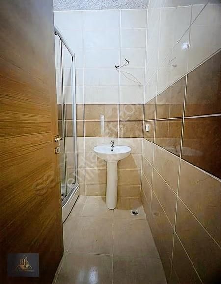 Beylikdüzü Marmara Mahallesinde Kiralık Geniş 3+1 Daire Fırsatı - Görsel 9
