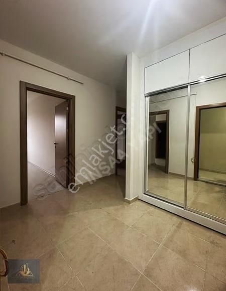 Beylikdüzü Marmara Mahallesinde Kiralık Geniş 3+1 Daire Fırsatı - Görsel 2