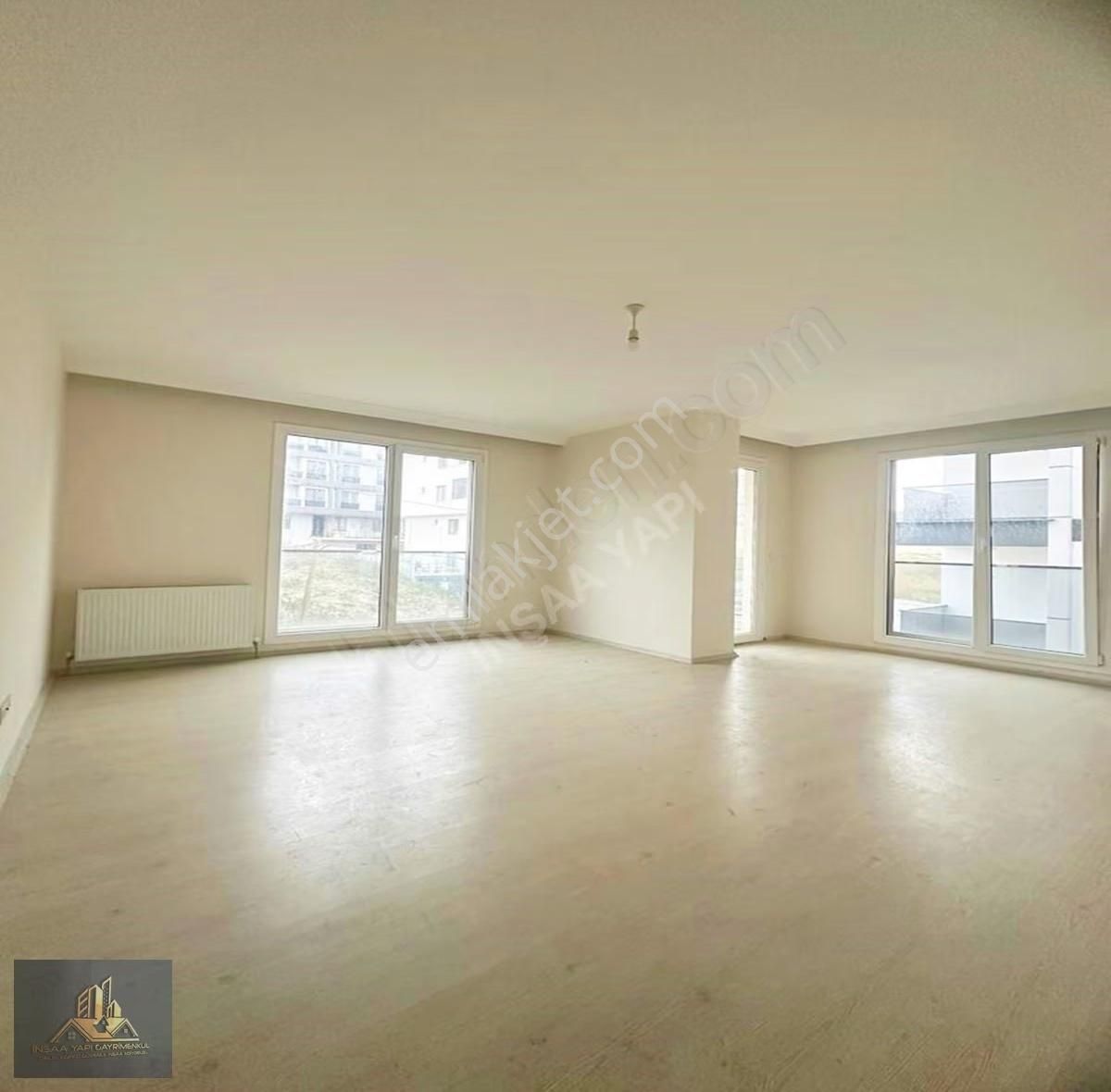 Beylikdüzü Marmara Mahallesinde Kiralık Geniş 3+1 Daire Fırsatı