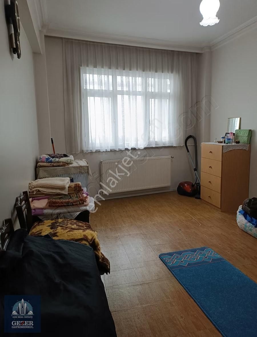 Küçükköyde Mükemmel Konumda Krediye Uygun Giriş Kat Daire - Görsel 15