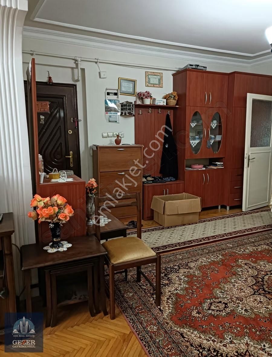 Küçükköyde Mükemmel Konumda Krediye Uygun Giriş Kat Daire - Görsel 2