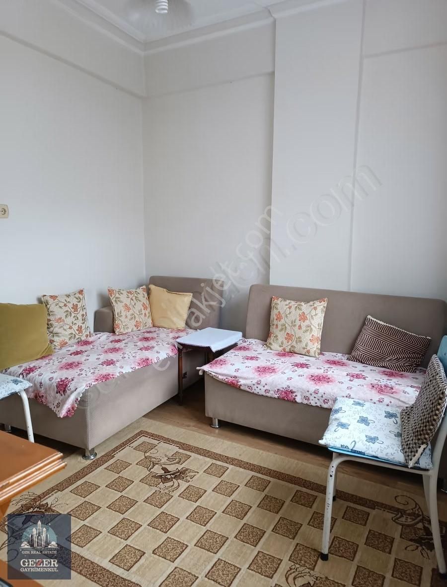 Küçükköyde Mükemmel Konumda Krediye Uygun Giriş Kat Daire - Görsel 9