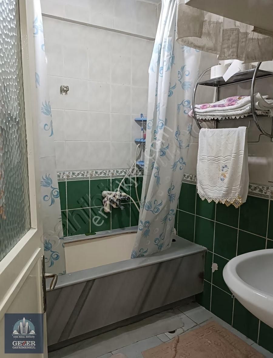 Küçükköyde Mükemmel Konumda Krediye Uygun Giriş Kat Daire - Görsel 16