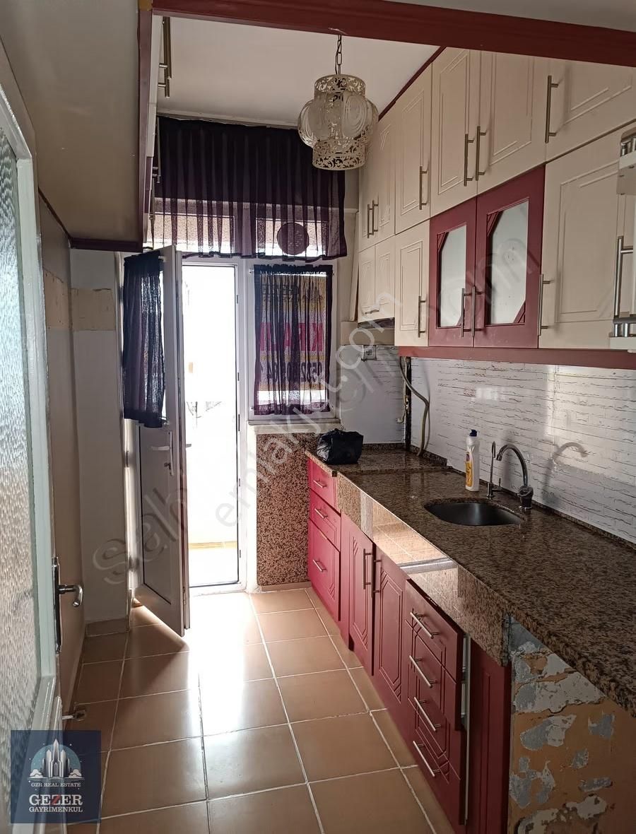 Kiralık Küçükköy İzzet Begoviç Okulunun Yanı Başında 2+1 Daire