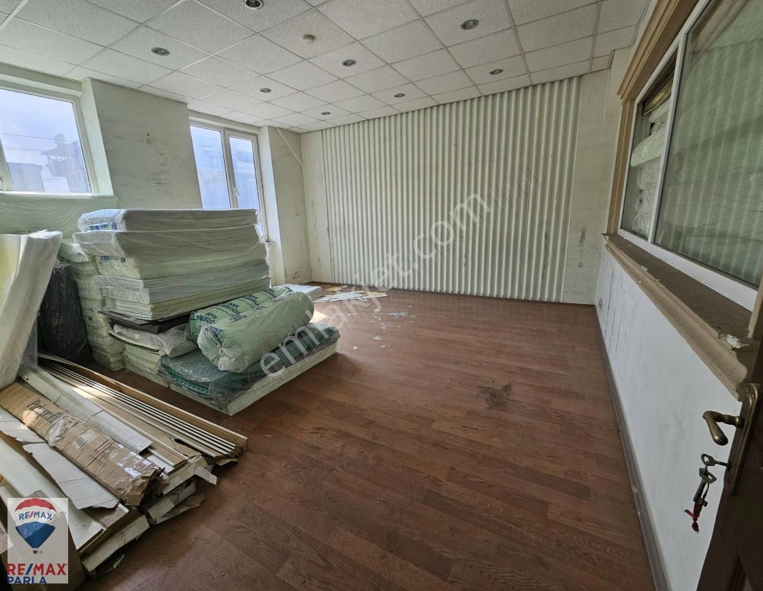 Canik / Piazza Avm Arkası Satılık 1000 M2 4 Katlı Dükkan - Görsel 13