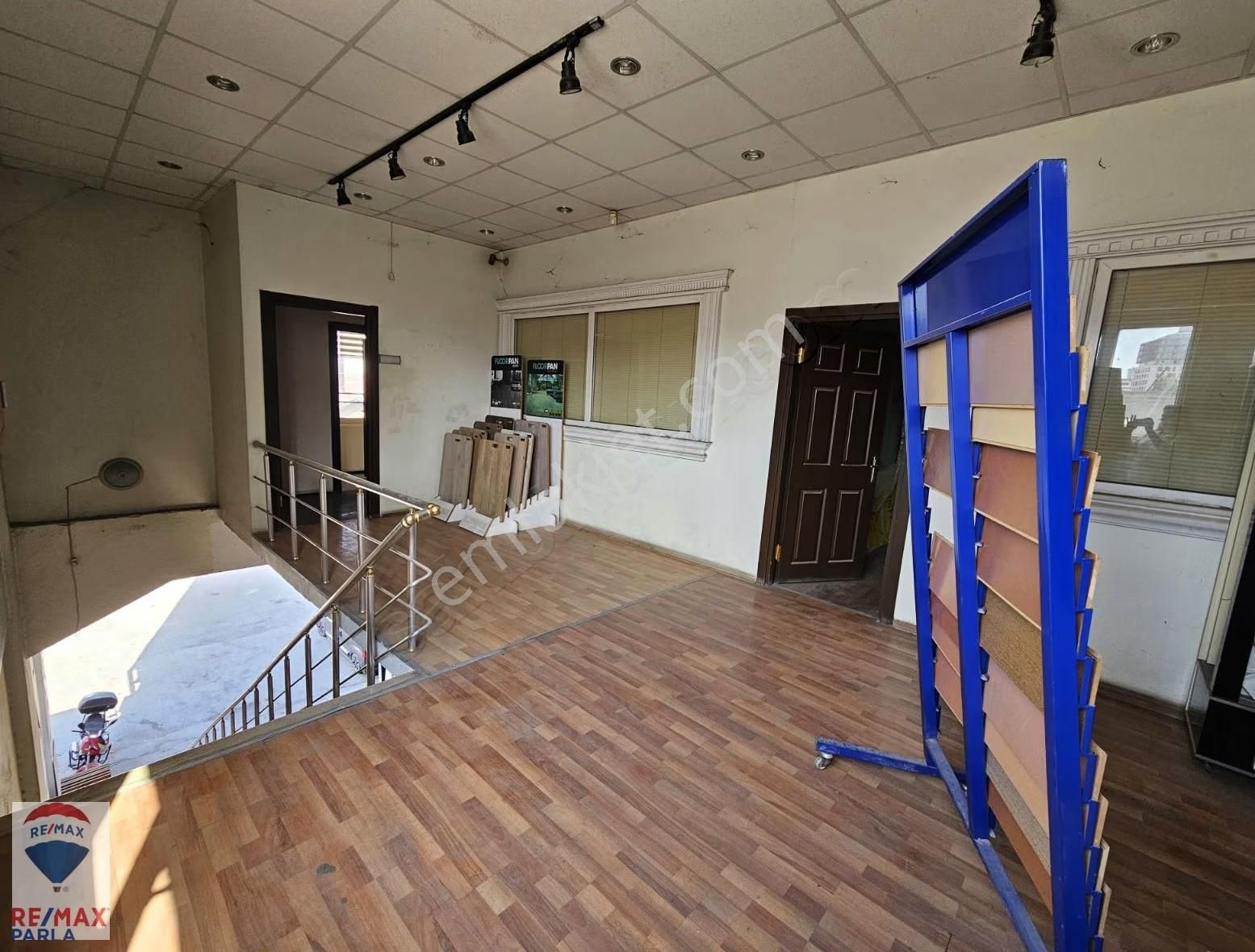 Canik / Piazza Avm Arkası Satılık 1000 M2 4 Katlı Dükkan - Görsel 12