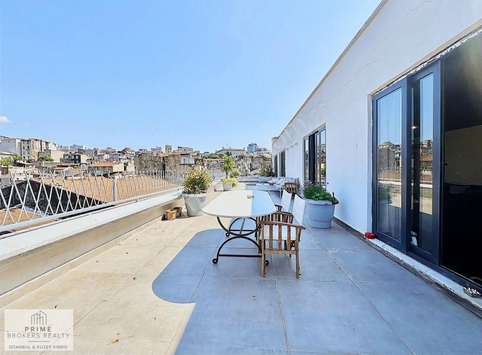 Beyoğlu Merkezde 250m2 Teraslı Manzaralı Asansörlü Emsalsiz Dair - Görsel 10