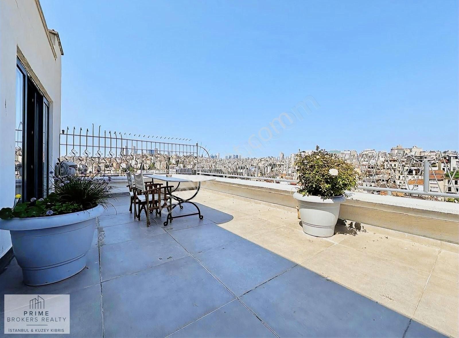 Beyoğlu Merkezde 250m2 Teraslı Manzaralı Asansörlü Emsalsiz Dair - Görsel 3