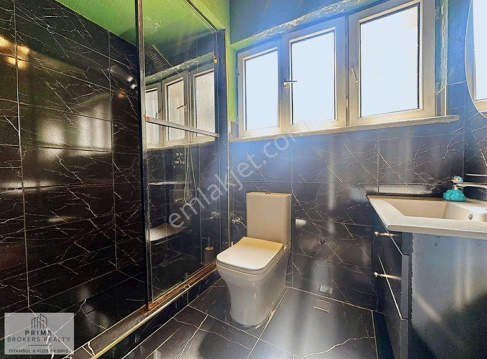 Beyoğlu Merkezde 250m2 Teraslı Manzaralı Asansörlü Emsalsiz Dair - Görsel 2