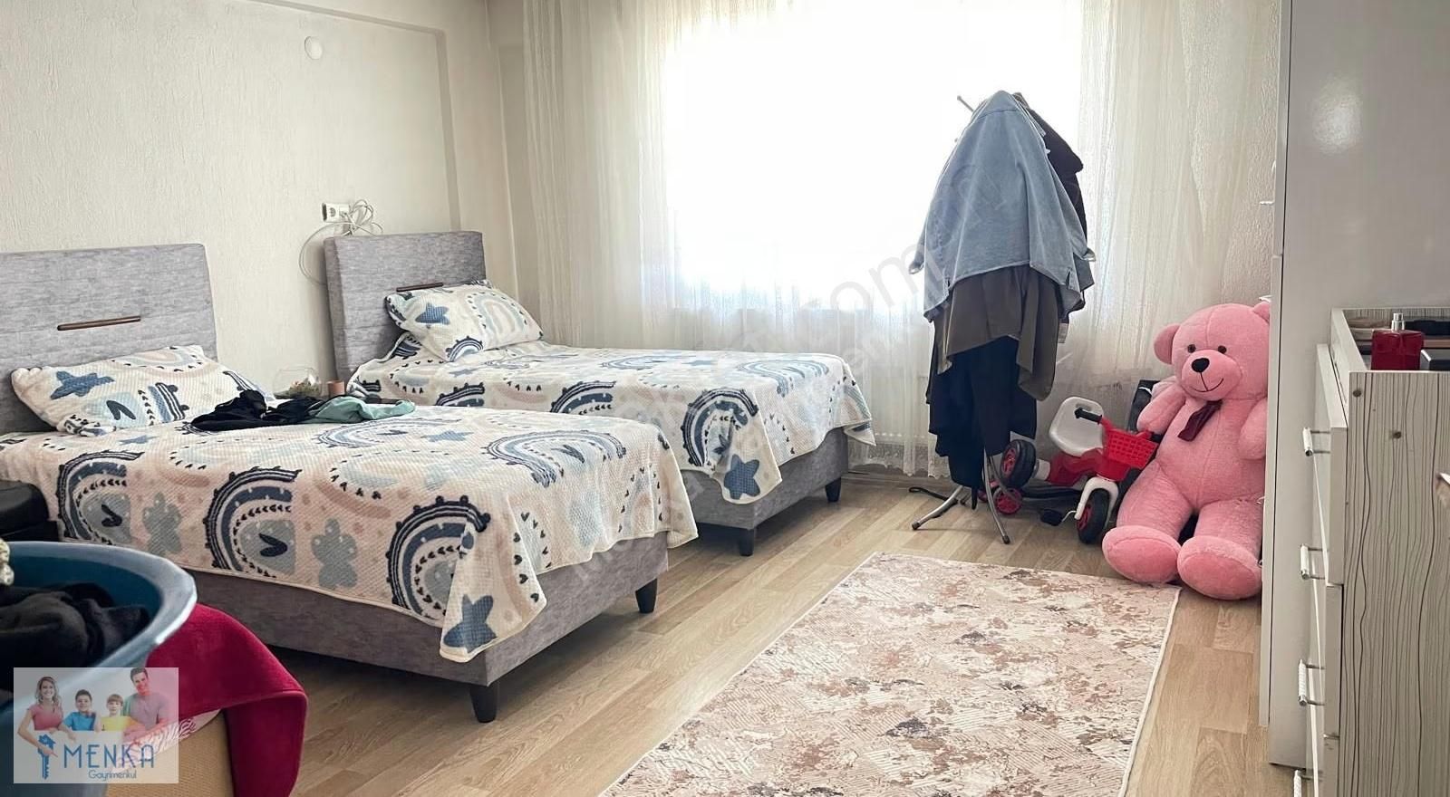 Akpınar Mahallesinde Merkezi Konumda Satılık Komple Yeni Bina