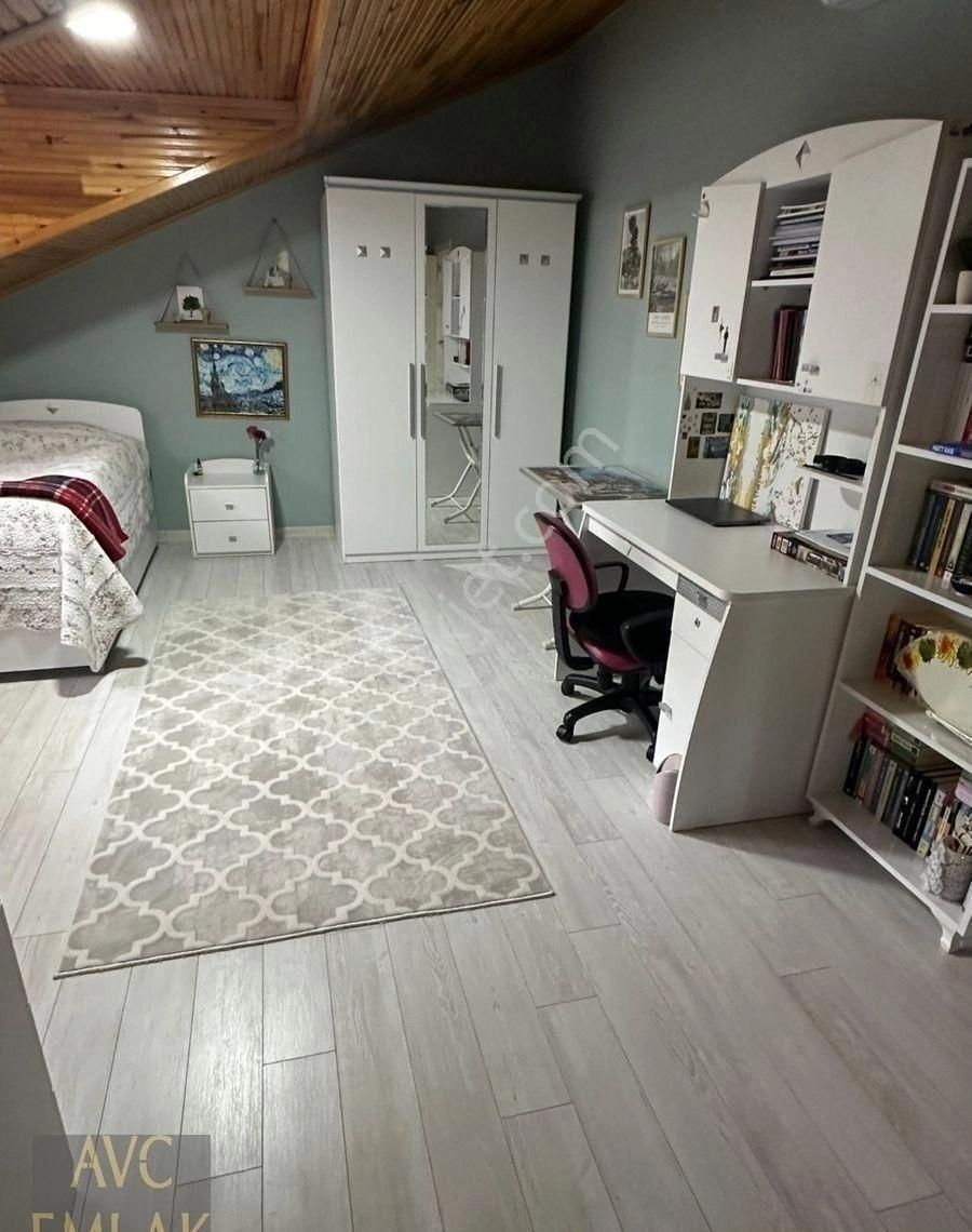 Küçükçekmece Gazi Osman Paşa Caddesi'nde Metrobüse Yakın Satılık Lüks Dubleks Daire - Görsel 26