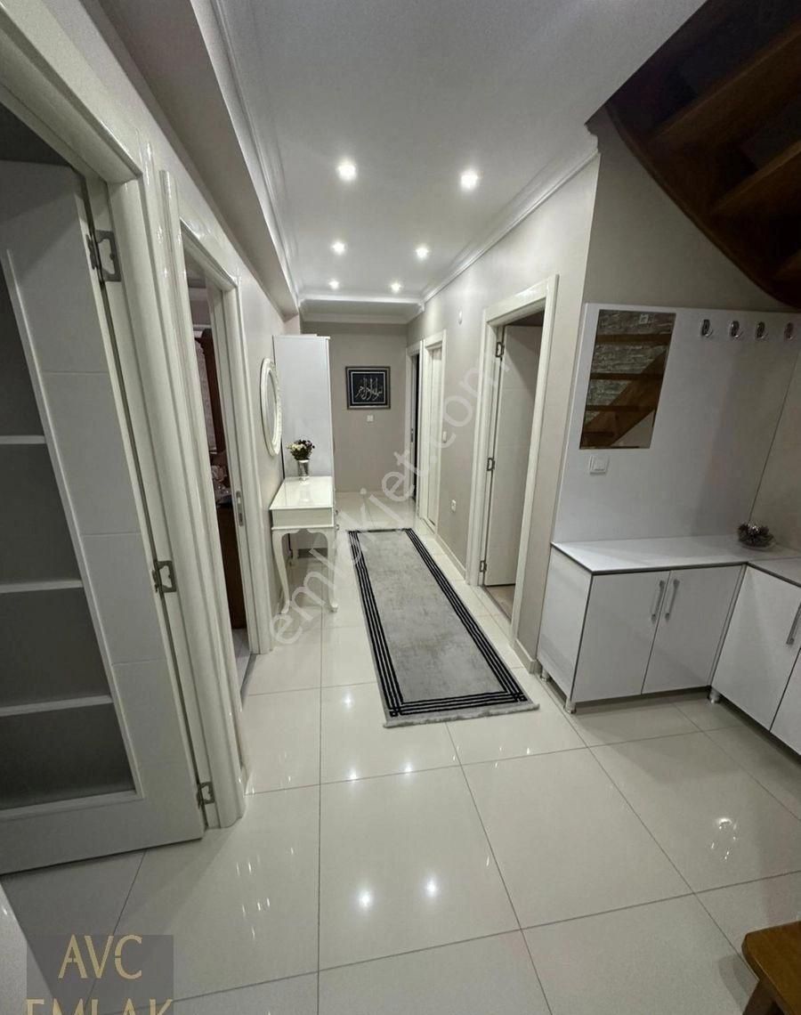 Küçükçekmece Gazi Osman Paşa Caddesi'nde Metrobüse Yakın Satılık Lüks Dubleks Daire - Görsel 11