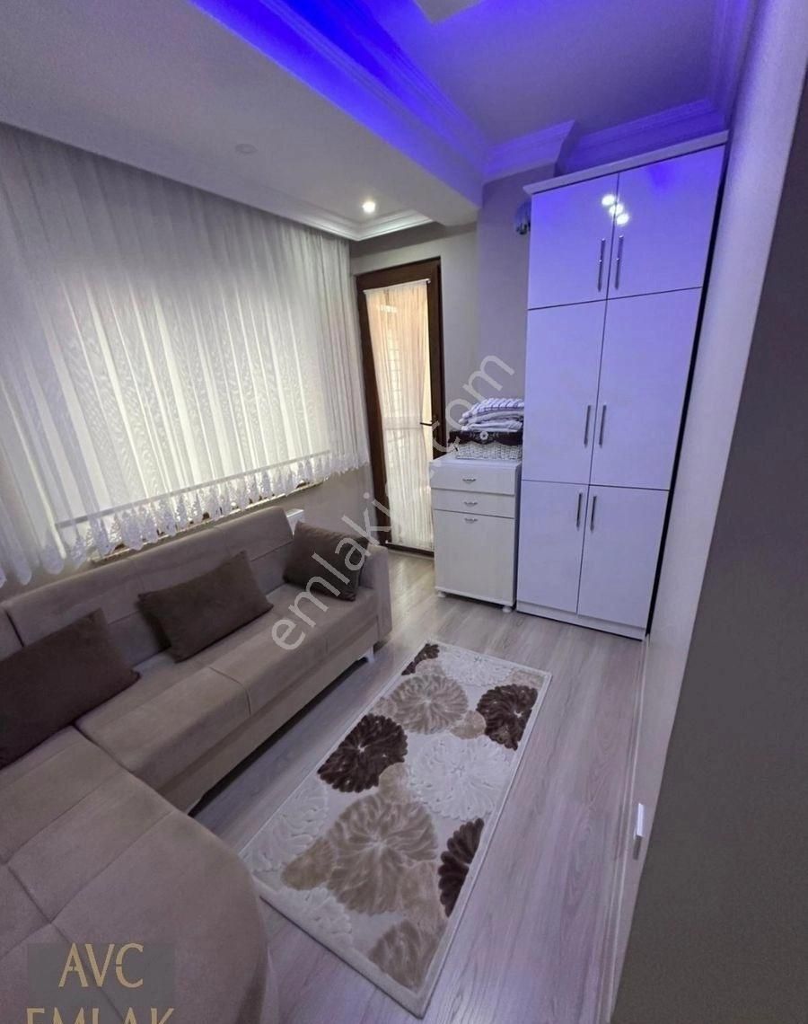 Küçükçekmece Gazi Osman Paşa Caddesi'nde Metrobüse Yakın Satılık Lüks Dubleks Daire - Görsel 9