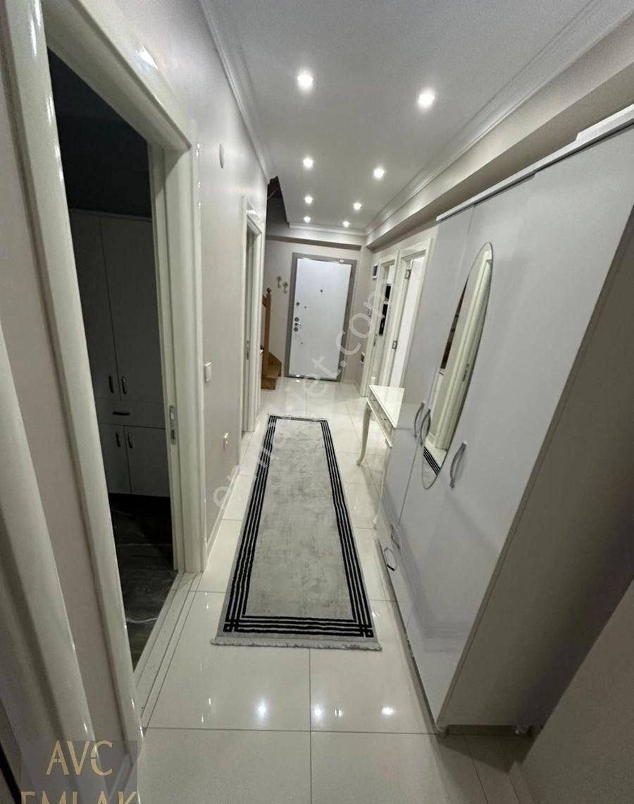 Küçükçekmece Gazi Osman Paşa Caddesi'nde Metrobüse Yakın Satılık Lüks Dubleks Daire - Görsel 22