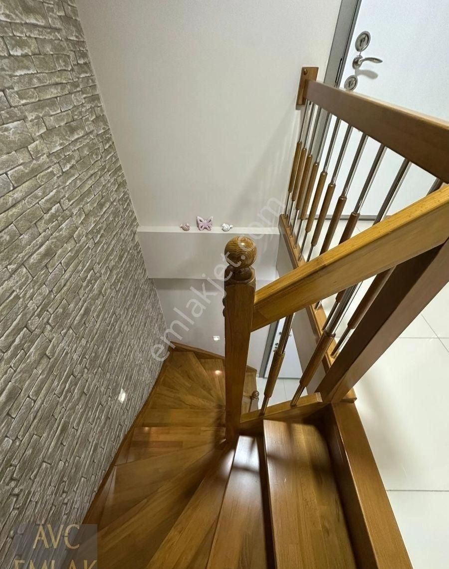 Küçükçekmece Gazi Osman Paşa Caddesi'nde Metrobüse Yakın Satılık Lüks Dubleks Daire - Görsel 12