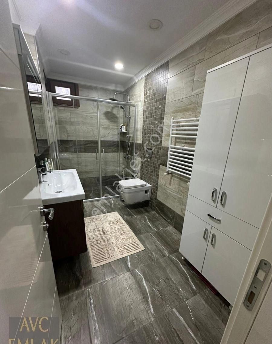 Küçükçekmece Gazi Osman Paşa Caddesi'nde Metrobüse Yakın Satılık Lüks Dubleks Daire - Görsel 28