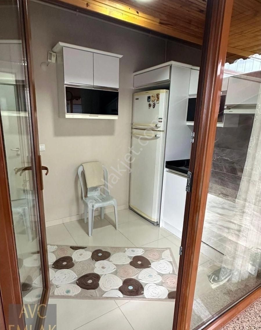 Küçükçekmece Gazi Osman Paşa Caddesi'nde Metrobüse Yakın Satılık Lüks Dubleks Daire - Görsel 24