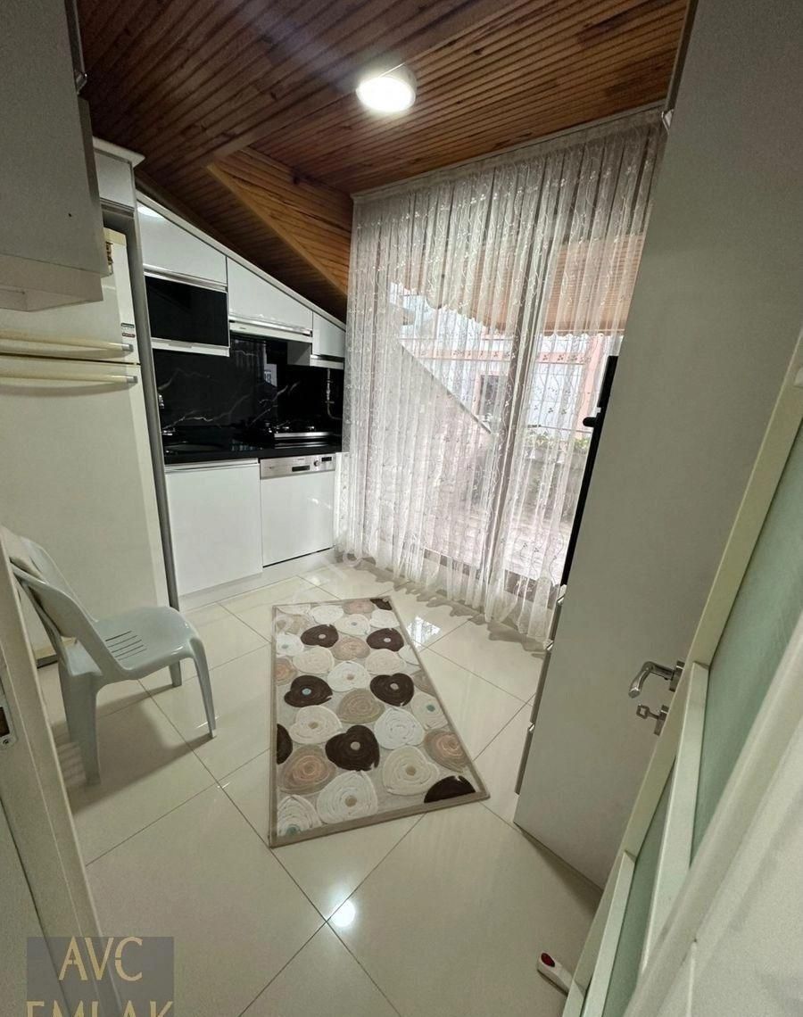 Küçükçekmece Gazi Osman Paşa Caddesi'nde Metrobüse Yakın Satılık Lüks Dubleks Daire - Görsel 32