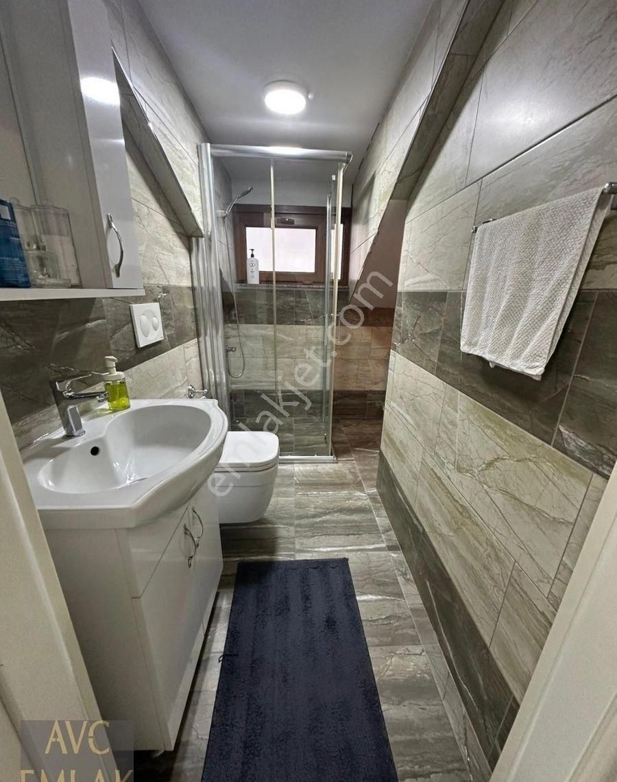 Küçükçekmece Gazi Osman Paşa Caddesi'nde Metrobüse Yakın Satılık Lüks Dubleks Daire - Görsel 10