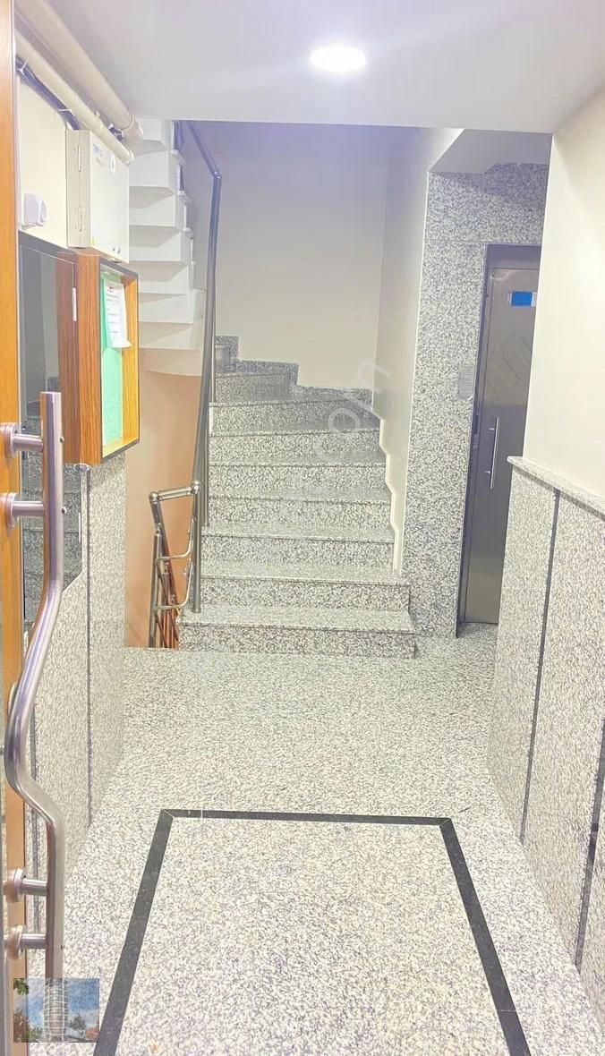 Esenevler Mahallesinde Kiralık 1+1 Merkezi Konum Daire - Görsel 4