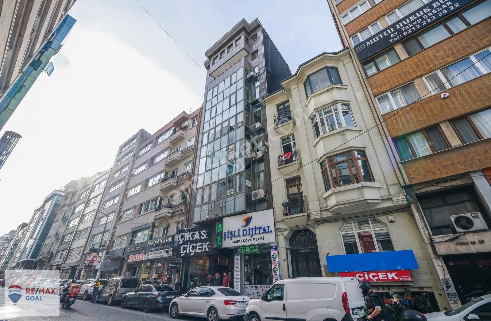 Remax Şirvan'dan Şişli'de Ana Cadde Üzerinde Satılık 3+1 Ofis - Görsel 21