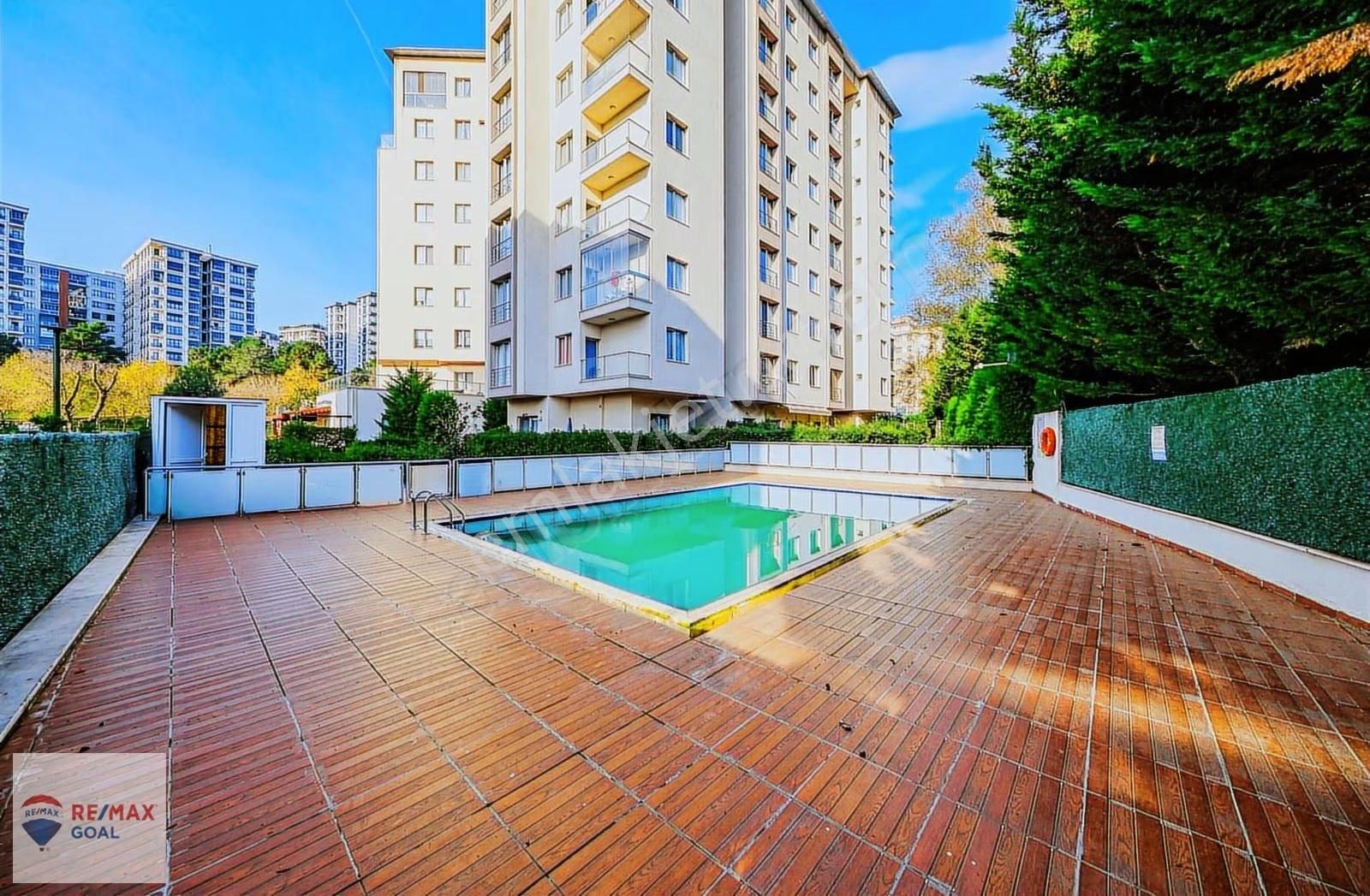 Remax Şirvan'dan Habitat Park Çekmeköy Sitesinde Satılık 3+1
