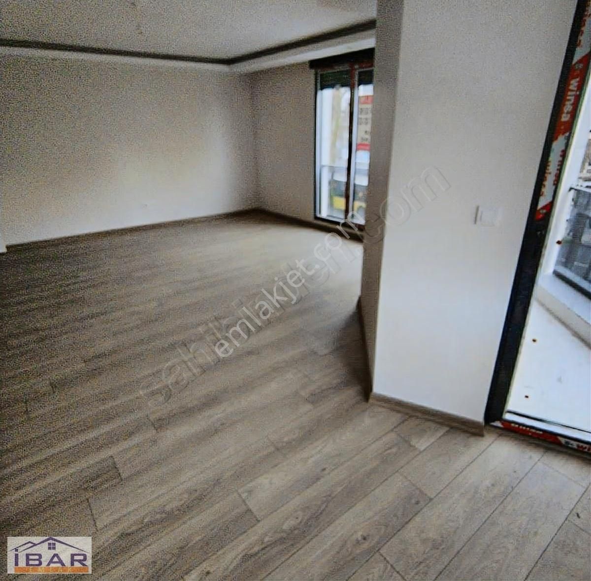 Kuçukyalı Caddede Kiralık 2+1 Daire Guvenlikli Sitede Daire Sfr - Görsel 9