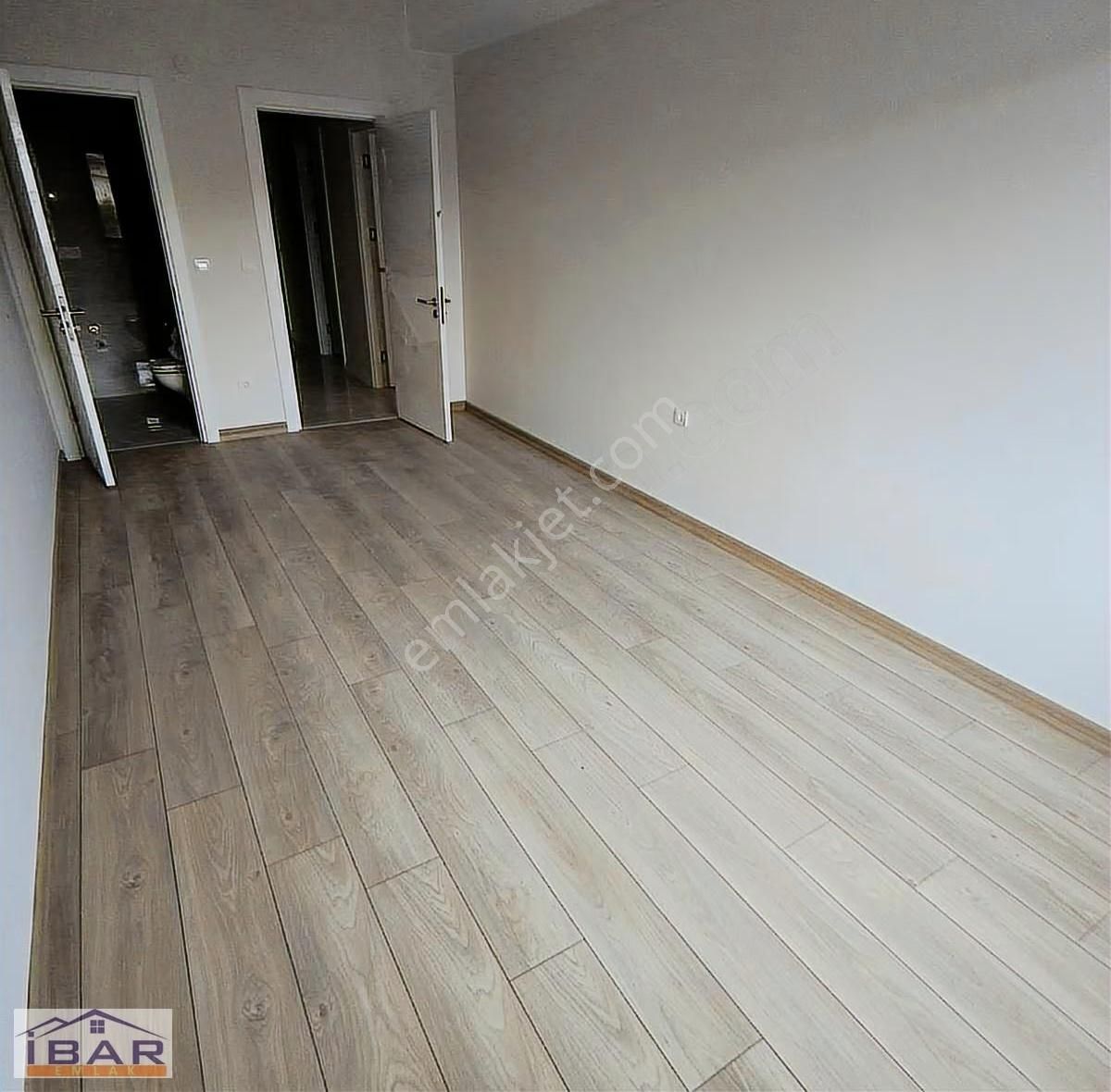 Kuçukyalı Caddede Kiralık 2+1 Daire Guvenlikli Sitede Daire Sfr - Görsel 2