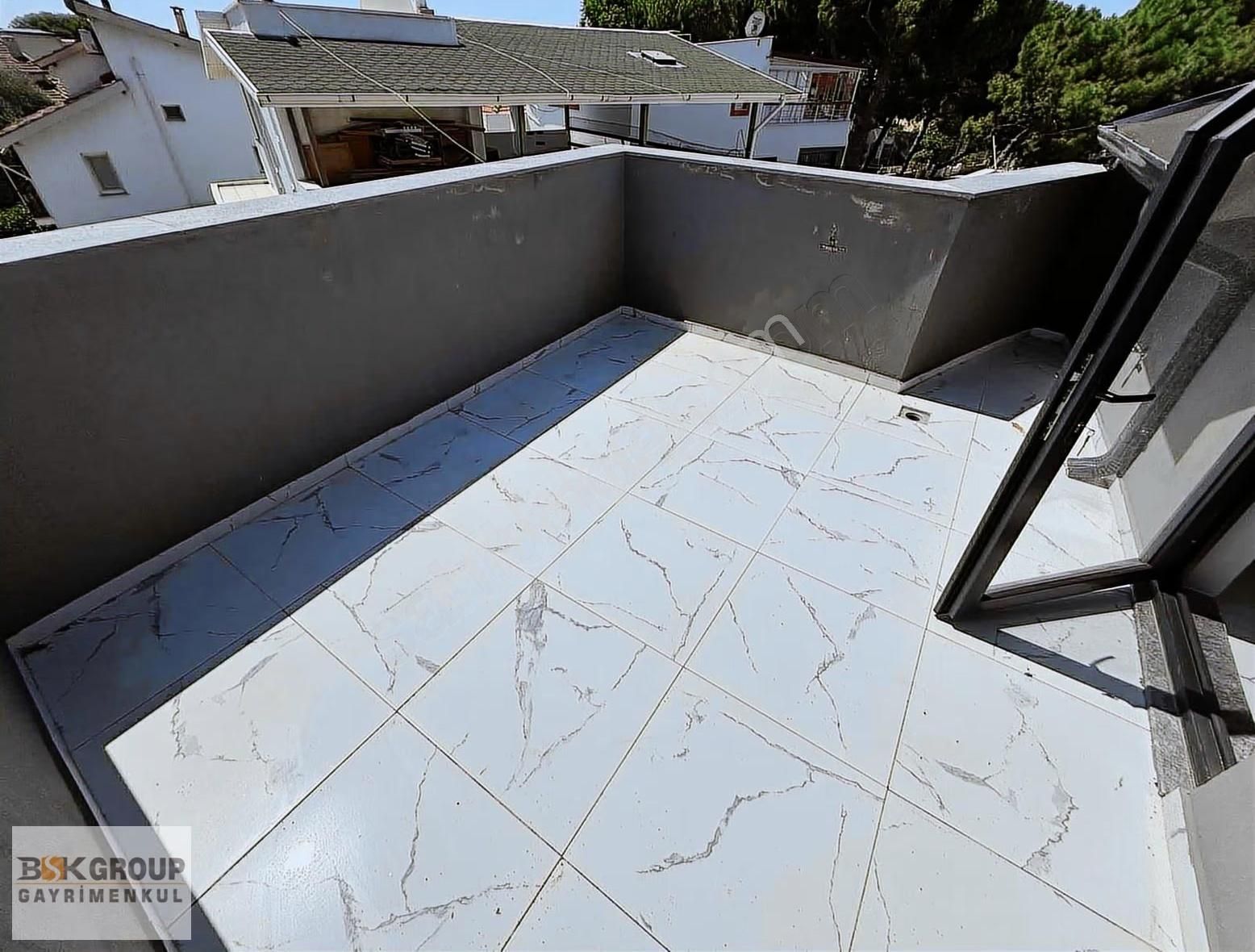 Bsk Dan Denize 50 M Tek Müstakil Geniş Bahçeli Villa - Görsel 17