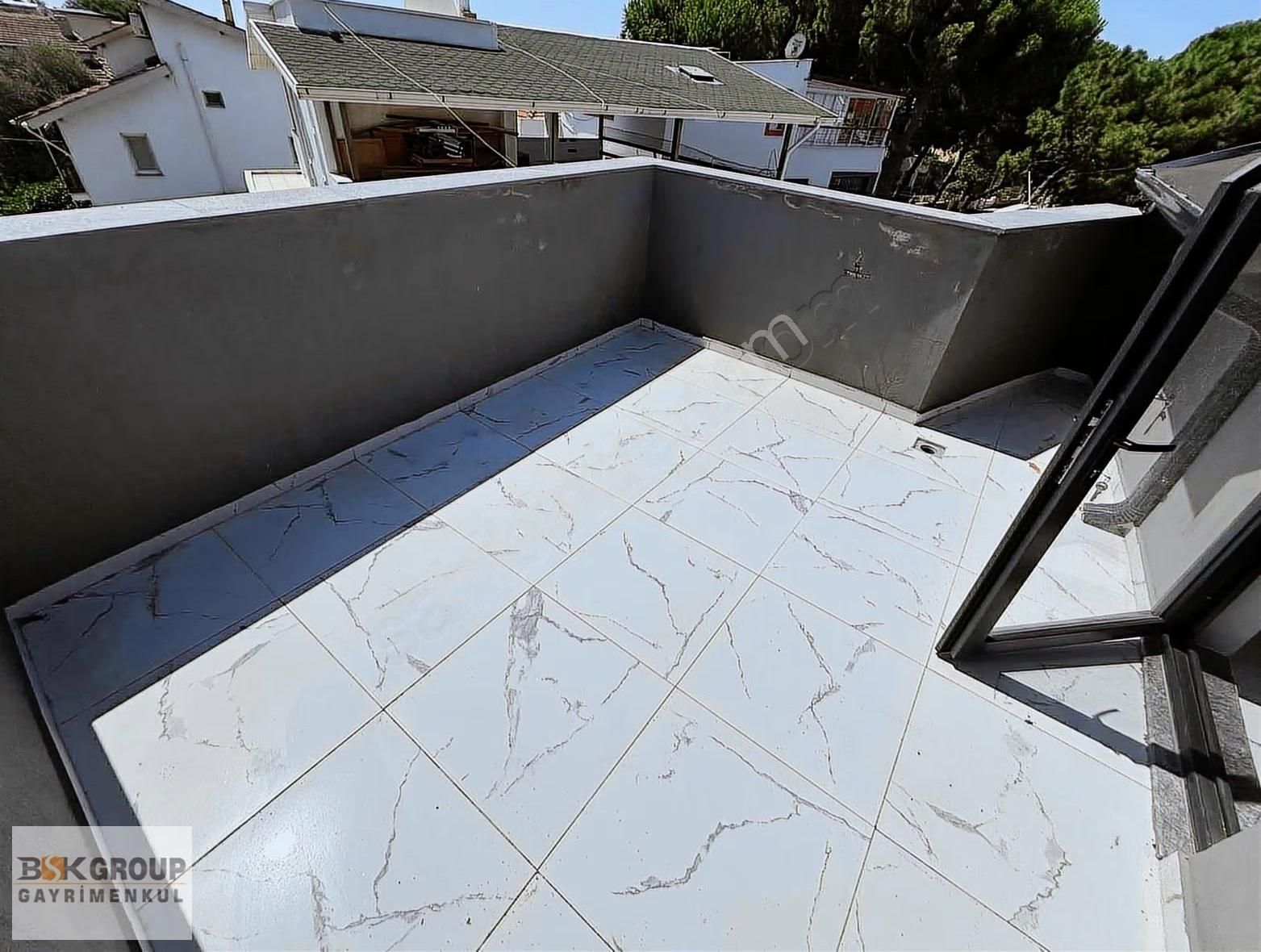 Bsk Dan Denize 50 M Tek Müstakil Geniş Bahçeli Villa - Görsel 25