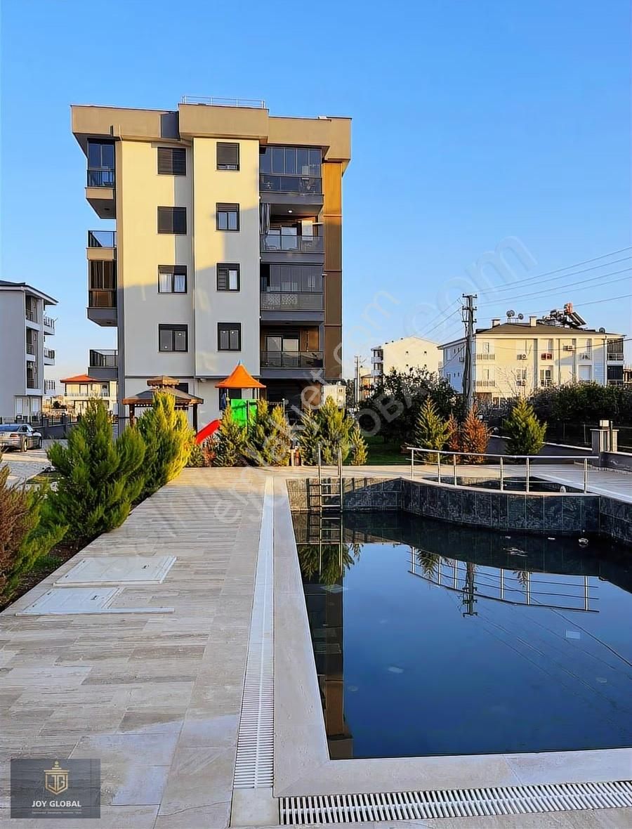Yeniköyde Doğalgazlı 2+1 Havuzlu Site İçi Katta Daire - Görsel 4