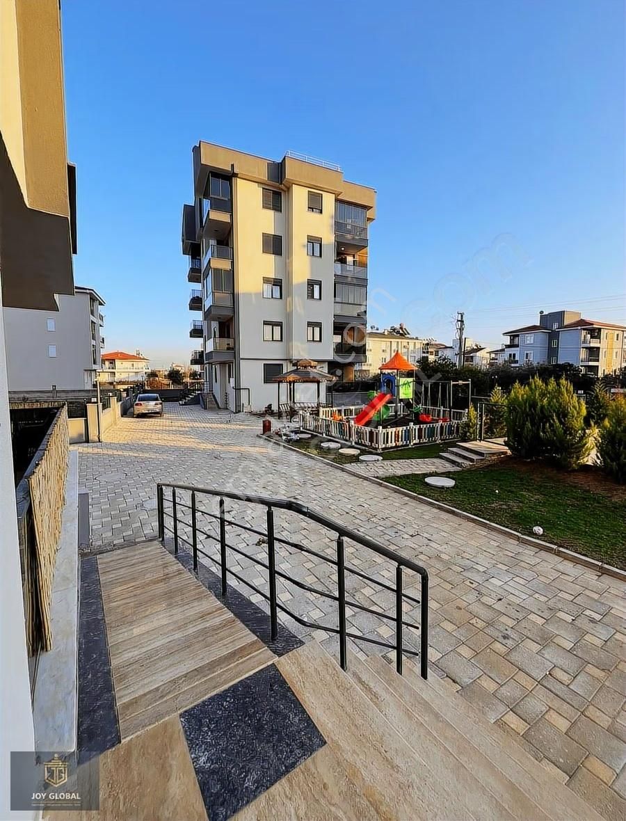 Yeniköyde Doğalgazlı 2+1 Havuzlu Site İçi Katta Daire - Görsel 3